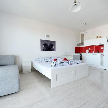 Apartman Centroom ピエシュチャニ エクステリア 写真