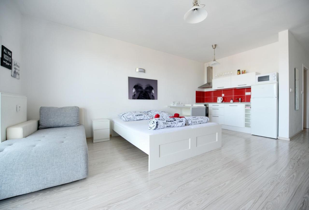 Apartman Centroom ピエシュチャニ エクステリア 写真