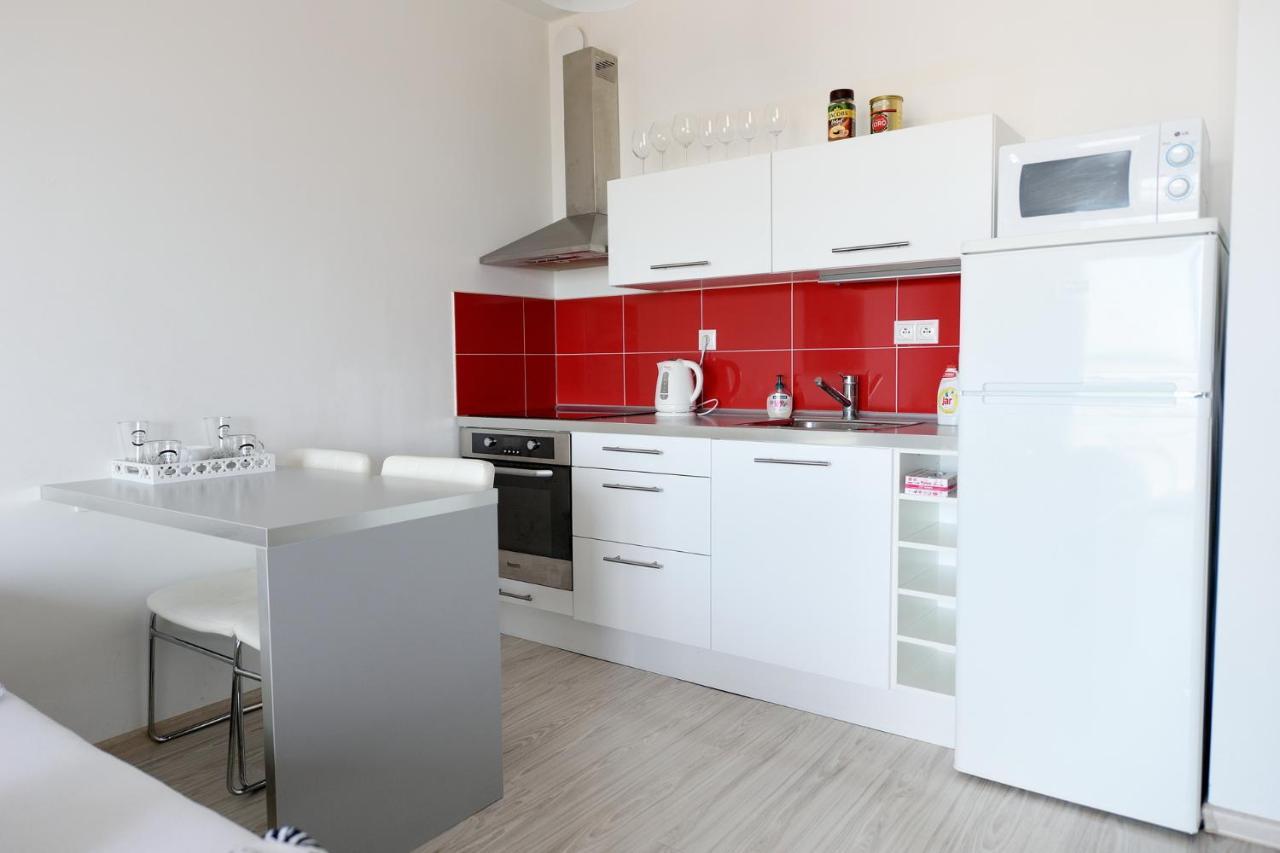 Apartman Centroom ピエシュチャニ エクステリア 写真